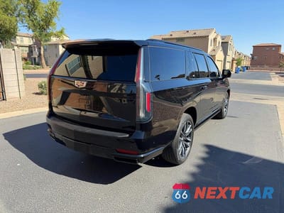 Czwarte zdjęcie samochodu z boku: 2021 CADILLAC ESCALADE ESV SPORT PLATINUM VIN:1GYS4RKL0MR402945 - miniatura