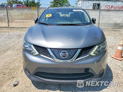 Piąte zdjęcie samochodu w środku: 2018 NISSAN ROGUE SPORT SV VIN:JN1BJ1CR9JW250392 - miniatura