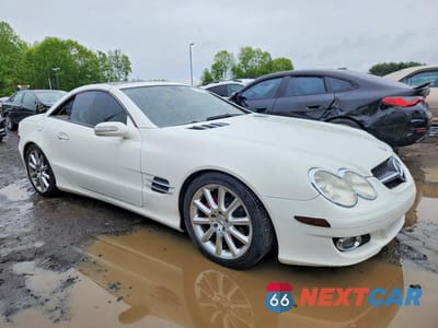 Czwarte zdjęcie samochodu z boku: 2007 MERCEDES-BENZ SL 550 VIN:WDBSK71F17F121608 - miniatura