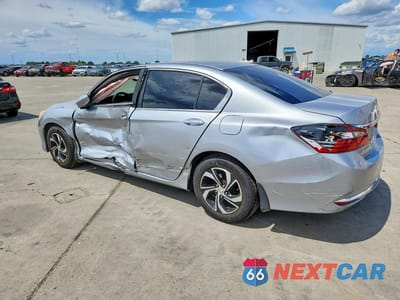 Drugie zdjęcie samochodu z przodu: 2017 HONDA ACCORD LX VIN:1HGCR2F3XHA204134 - miniatura