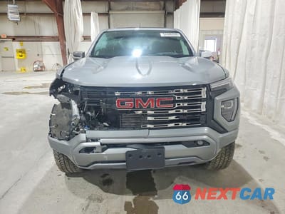 Piąte zdjęcie samochodu w środku: 2025 GMC CANYON DENALI VIN:1GTP2FEK5S1243368 - miniatura