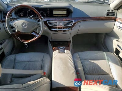 Zdjęcie 8 z 12 samochodu: 2010 MERCEDES-BENZ S 550 4MATIC VIN:WDDNG8GB5AA318558 - miniatura