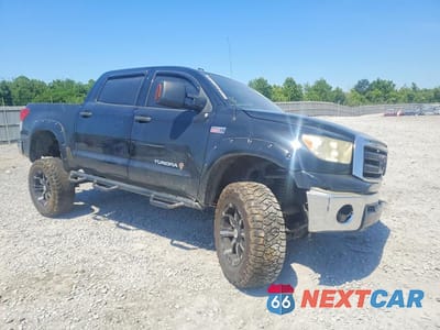 Czwarte zdjęcie samochodu z boku: 2011 TOYOTA TUNDRA CREWMAX SR5 VIN:5TFDW5F11BX170097 - miniatura