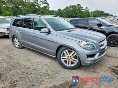 Czwarte zdjęcie samochodu z boku: 2015 MERCEDES-BENZ GL 450 4MATIC VIN:4JGDF6EEXFA561733 - miniatura