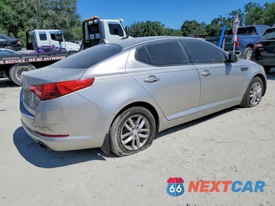 Trzecie zdjęcie samochodu z tyłu: 2013 KIA OPTIMA LX VIN:5XXGM4A74DG237729 - miniatura