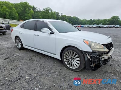 Czwarte zdjęcie samochodu z boku: 2015 HYUNDAI EQUUS SIGNATURE VIN:KMHGH4JH3FU092818 - miniatura