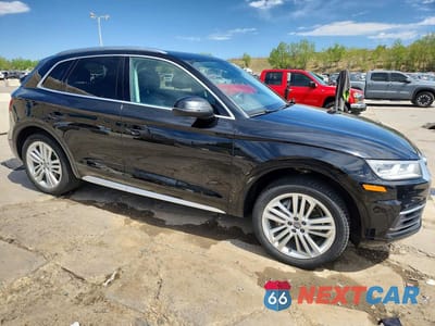 Czwarte zdjęcie samochodu z boku: 2018 AUDI Q5 PREMIUM PLUS VIN:WA1BNAFY8J2209239 - miniatura