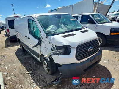 Czwarte zdjęcie samochodu z boku: 2016 FORD TRANSIT 150 DELIVERY VAN VIN:1FTYE1YM1GKB44155 - miniatura
