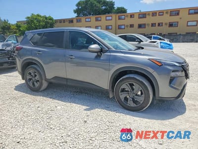 Czwarte zdjęcie samochodu z boku: 2026 NISSAN ROGUE SV VIN:5N1BT3BA2TC807254 - miniatura
