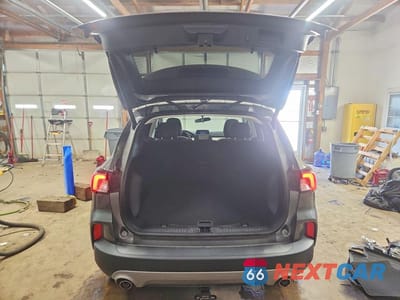 Zdjęcie 6 z 14 samochodu: 2022 FORD ESCAPE SE VIN:1FMCU9BZXNUA49588 - miniatura