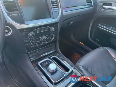 Zdjęcie 13 z 14 samochodu: 2016 CHRYSLER 300 LIMITED VIN:2C3CCARG5GH224787 - miniatura