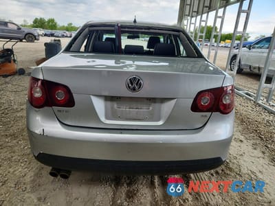 Zdjęcie 6 z 12 samochodu: 2010 VOLKSWAGEN JETTA SE VIN:3VWRX7AJ9AM164541 - miniatura