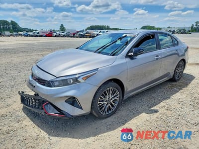 2023 KIA FORTE GT LINE 3KPF54AD2PE679937 - główne zdjęcie licytacji z USA - miniatura