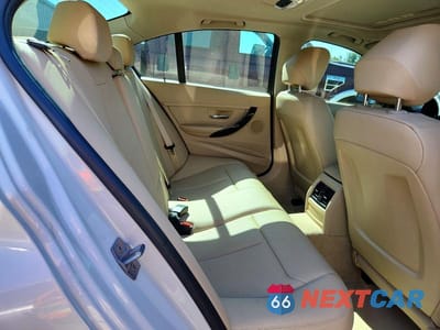 Zdjęcie 10 z 12 samochodu: 2016 BMW 320 XI VIN:WBA8E5G58GNU19274 - miniatura