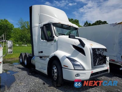 2024 VOLVO VNR 4V4WC9EH0RN644087 - główne zdjęcie licytacji z USA - miniatura