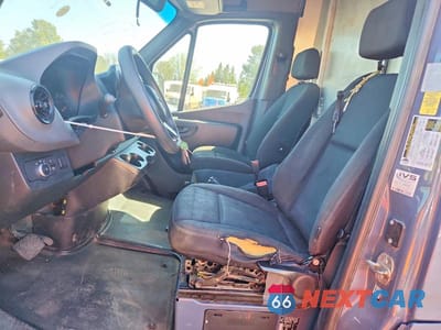 Zdjęcie 7 z 12 samochodu: 2019 MERCEDES BENZ SPRINTER 2500 VIN:WD4PF1CD1KT007385 - miniatura