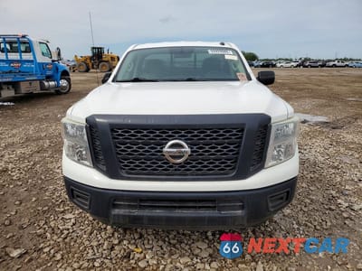 Piąte zdjęcie samochodu w środku: 2019 NISSAN TITAN XD S VIN:1N6AA1R97KN523740 - miniatura