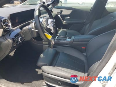 Zdjęcie 7 z 12 samochodu: 2025 MERCEDES-BENZ CLA 250 4MATIC VIN:W1K5J4HB3SN521130 - miniatura