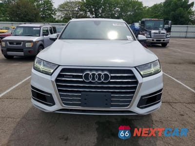 Piąte zdjęcie samochodu w środku: 2017 AUDI Q7 PRESTIGE VIN:WA1VABF75HD019161 - miniatura