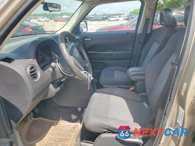 Zdjęcie 7 z 13 samochodu: 2009 JEEP PATRIOT SPORT VIN:1J4FF28B19D232729 - miniatura