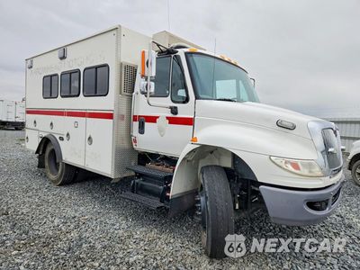 Czwarte zdjęcie samochodu z boku: 2016 INTERNATIONAL 4000 4400 VIN:1HTMKAALXGH376892 - miniatura