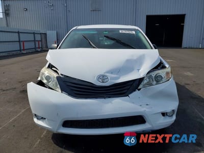 Piąte zdjęcie samochodu w środku: 2017 TOYOTA SIENNA L 7-PASSENGER VIN:5TDZZ3DCXHS826415 - miniatura