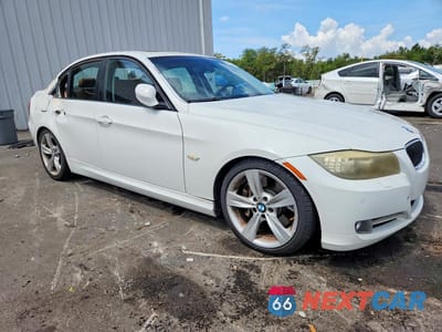 Czwarte zdjęcie samochodu z boku: 2009 BMW 335 I VIN:WBAPM775X9NL88364 - miniatura