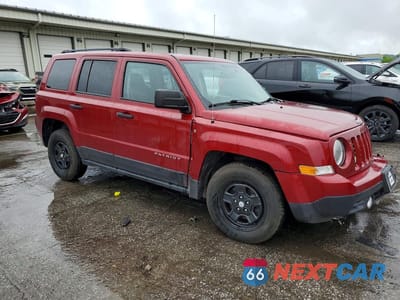 Czwarte zdjęcie samochodu z boku: 2016 JEEP PATRIOT SPORT VIN:1C4NJPBA4GD719899 - miniatura