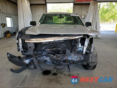 Piąte zdjęcie samochodu w środku: 2016 CHEVROLET SILVERADO K1500 VIN:1GCNKNEH8GZ229284 - miniatura