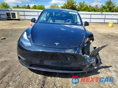 Piąte zdjęcie samochodu w środku: 2023 TESLA MODEL Y VIN:7SAYGDEE2PA170737 - miniatura
