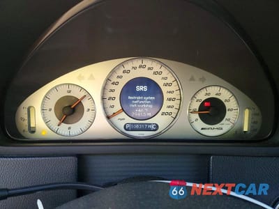 Zdjęcie 9 z 12 samochodu: 2006 MERCEDES-BENZ CLK 55 AMG VIN:WDBTK76GX6T059518 - miniatura