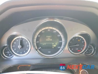Zdjęcie 9 z 12 samochodu: 2010 MERCEDES-BENZ E 550 VIN:WDDHF7CB9AA067706 - miniatura