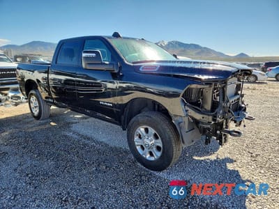 Czwarte zdjęcie samochodu z boku: 2026 RAM 2500 BIG HORN VIN:3C6UR5DJ3TG197700 - miniatura