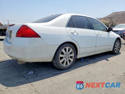Trzecie zdjęcie samochodu z tyłu: 2007 HONDA ACCORD 4D LX VIN:1HGCM66597A007624 - miniatura