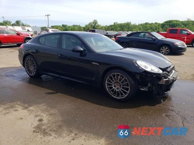 Czwarte zdjęcie samochodu z boku: 2016 PORSCHE PANAMERA 2 VIN:WP0AA2A72GL000969 - miniatura