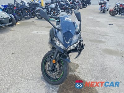 Drugie zdjęcie samochodu z przodu: 2025 KAWASAKI EX650 VIN:ML5EXER14SDAE4727 - miniatura