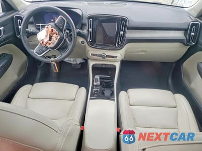 Zdjęcie 8 z 13 samochodu: 2023 VOLVO XC40 PLUS VIN:YV4L12UWXP2103426 - miniatura
