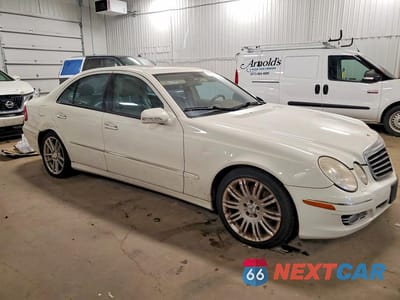 Czwarte zdjęcie samochodu z boku: 2007 MERCEDES-BENZ E 350 4MATIC VIN:WDBUF87X37X215146 - miniatura