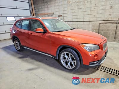 Czwarte zdjęcie samochodu z boku: 2013 BMW X1 XDRIVE28I VIN:WBAVL1C5XDVR87383 - miniatura