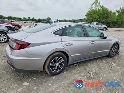 Trzecie zdjęcie samochodu z tyłu: 2021 HYUNDAI SONATA HYBRID BLUE VIN:KMHL24JJ5MA021492 - miniatura