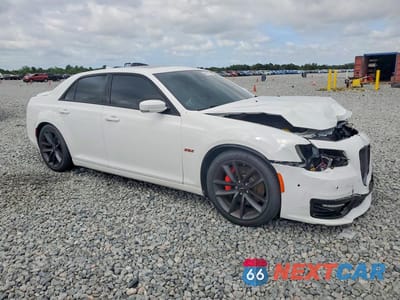 Czwarte zdjęcie samochodu z boku: 2023 CHRYSLER 300C VIN:2C3CCAPJ6PH500831 - miniatura