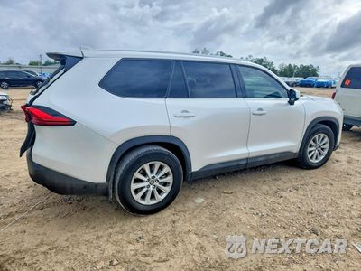Trzecie zdjęcie samochodu z tyłu: 2024 TOYOTA GRAND HIGHLANDER XLE VIN:5TDAAAA55RS011510 - miniatura