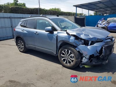 Czwarte zdjęcie samochodu z boku: 2024 TOYOTA COROLLA CROSS HYBRID SE VIN:7MUFBABG6RV022508 - miniatura