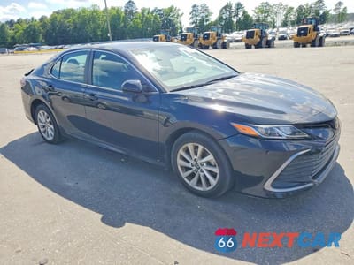 Czwarte zdjęcie samochodu z boku: 2022 TOYOTA CAMRY LE VIN:4T1C11AK8NU625502 - miniatura