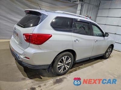 Trzecie zdjęcie samochodu z tyłu: 2018 NISSAN PATHFINDER SV VIN:5N1DR2MM0JC646618 - miniatura