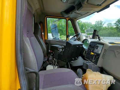 Piąte zdjęcie samochodu w środku: 2016 INTERNATIONAL 7400 DUMP TRUCK VIN:1HTWDAARXGH135597 - miniatura