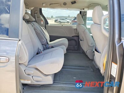 Zdjęcie 11 z 13 samochodu: 2017 TOYOTA SIENNA LE VIN:5TDKZ3DC9HS847340 - miniatura