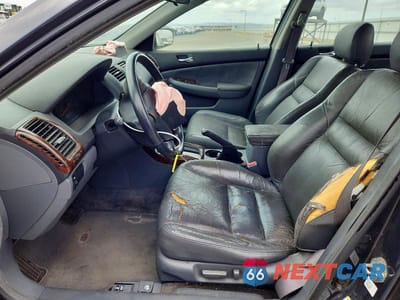Zdjęcie 7 z 12 samochodu: 2003 HONDA ACCORD EX VIN:1HGCM56613A122781 - miniatura