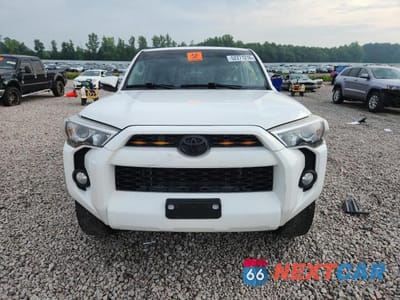 Piąte zdjęcie samochodu w środku: 2019 TOYOTA 4RUNNER SR5 PREMIUM VIN:JTEBU5JR4K5693776 - miniatura