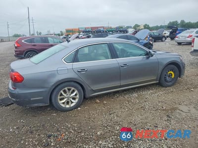 Trzecie zdjęcie samochodu z tyłu: 2016 VOLKSWAGEN PASSAT S VIN:1VWAT7A3XGC019352 - miniatura